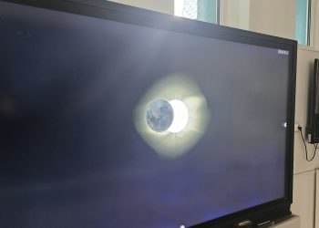 Prima eclipsă inelară a anului, urmărită spectaculos la Planetariul Baia Mare