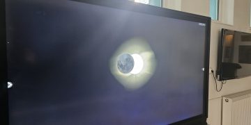 Prima eclipsă inelară a anului, urmărită spectaculos la Planetariul Baia Mare