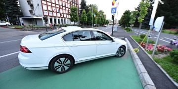 Încep lucrările pentru montarea a 46 de stații de încărcare pentru mașini electrice în Baia Mare