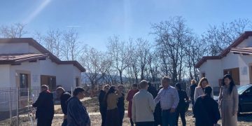 40 de persoane cu dizabilități, mutate în locuințe protejate la Mireșu Mare. DGASPC Maramureș continuă procesul de dezinstituționalizare