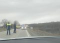 Accident la ieșirea din Remeți spre Ulmeni: mașină ieșită în decor