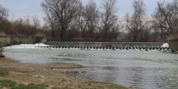 Barajul Cătălina de pe râul Lăpuș, analizat pentru îndepărtare: autoritățile și specialiștii invocă argumente ecologice și legale