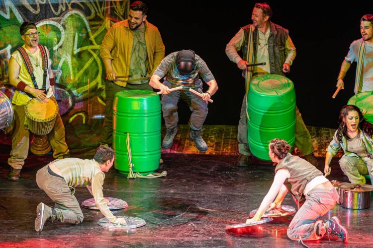 Mihai-Ciprian Rogojan revine acasă cu o premieră în Baia Mare: „No Network”, spectacol de percuție neconvențională