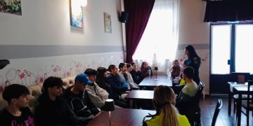 Elevii din Baia Sprie, la dialog cu polițiștii în cadrul proiectului „La limonadă cu un polițist”