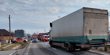 Carambol pe DN 1C, între Baia Mare și Dej. Mai multe autovehicule implicate în accident, intervenție de urgență la Câțcău