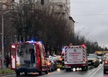 VIDEO: Accident pe bulevardul Decebal din Baia Mare. O persoană rănită