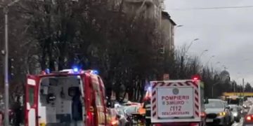 VIDEO: Accident pe bulevardul Decebal din Baia Mare. O persoană rănită