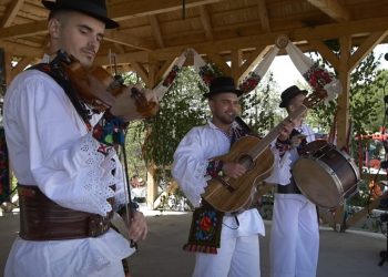 „Jocul Satului”, la Breb: tradiție și voie bună la Căminul Cultural