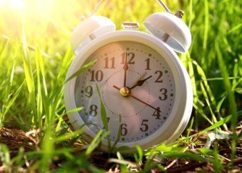 Ceasurile se dau înainte cu o oră. Trecerea la ora de vară, la final de martie