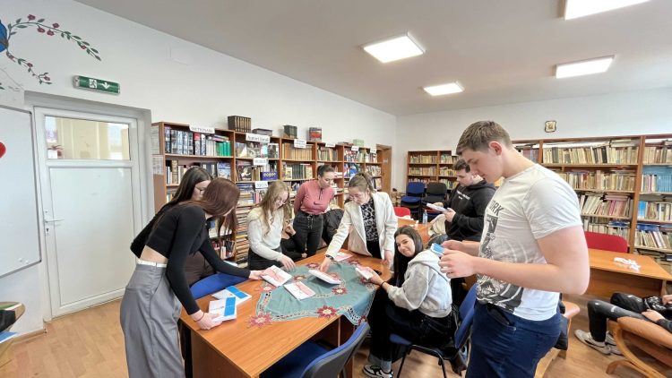 Blind Date with a Book – o întâlnire surprinzătoare cu lectura la Liceul Teoretic „Bogdan-Vodă” din Vișeu de Sus