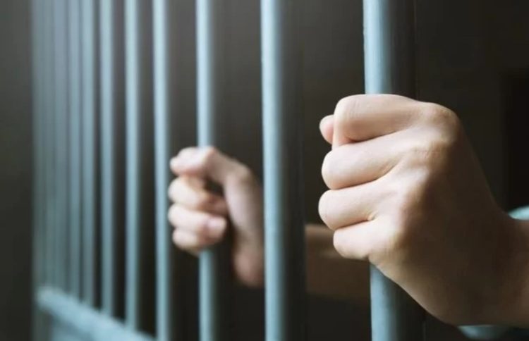 Un bărbat aflat în arest preventiv la IPJ Maramureș a încercat să se sinucidă. Acum se află sub supraveghere medicală