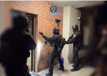 VIDEO: Percheziții la cămătari. Pretindeau dobânzi de 80%
