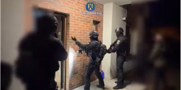 VIDEO: Percheziții la cămătari. Pretindeau dobânzi de 80%