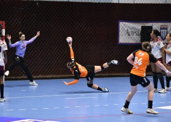 HANDBAL: Victoria care ne ține în lupta pentru un loc european