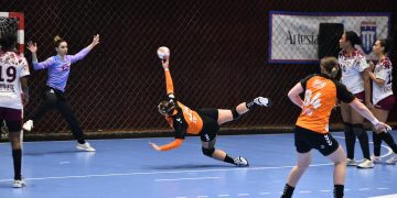 HANDBAL: Victoria care ne ține în lupta pentru un loc european