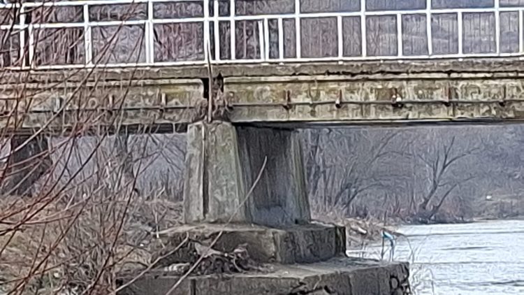 Restricții de circulație pe podul din Rogoz: acces interzis vehiculelor peste 3,5 tone