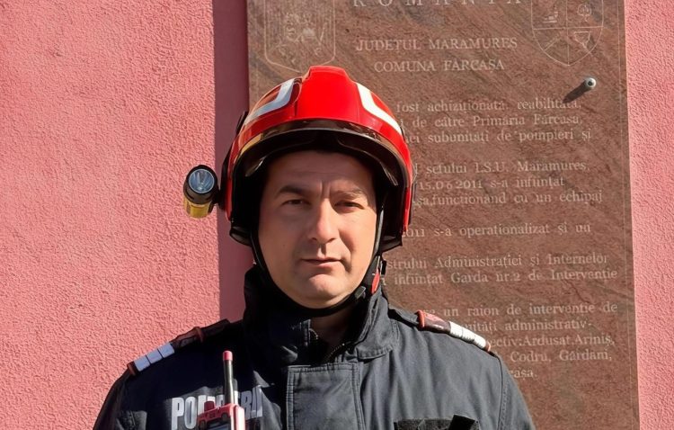 Responsabilitate și devotament. Un pompier aflat în timpul liber a intervenit la un incendiu în Lăpușel