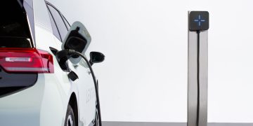 Baia Mare: Încep lucrările pentru 46 de stații de încărcare a mașinilor electrice