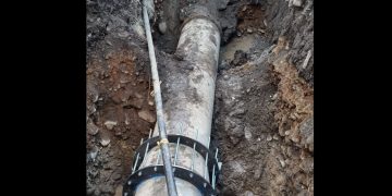 Avaria la conducta principală de apă din Baia Mare a fost remediată. Alimentarea a fost reluată