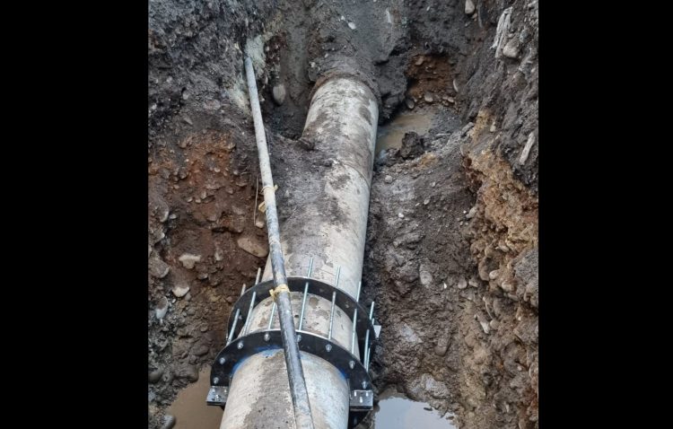 Avaria la conducta principală de apă din Baia Mare a fost remediată. Alimentarea a fost reluată