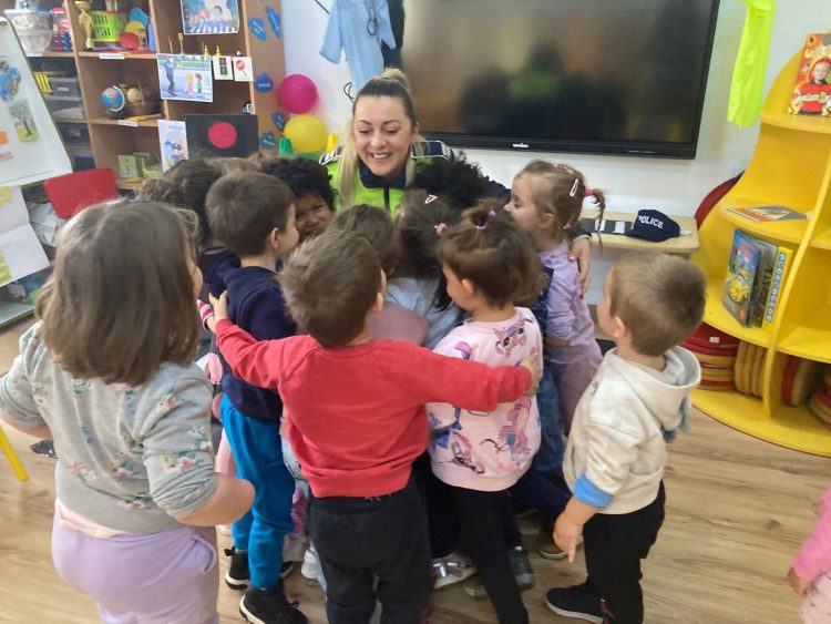 Siguranța rutieră, învățată de la cele mai fragede vârste, în grădinițele din Baia Mare