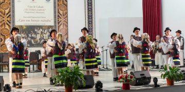 Înscrieri deschise la Festivalul Național de Folclor „Care om horește mândru”, ediția a V-a, la Dragomirești
