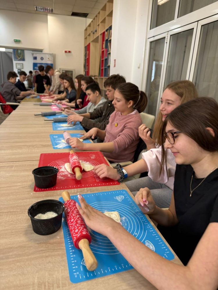 Tradiții și povești de odinioară, redescoperite de elevii băimăreni la Centrul Caspev