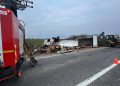 Tragedie pe DN 1C: un tânăr de 30 de ani și-a pierdut viața într-un impact frontal devastator între Livada și Iojib