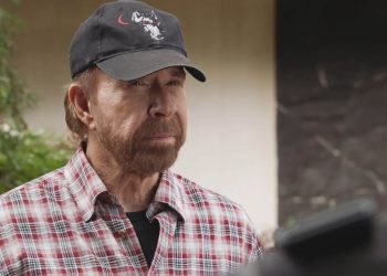 A murit Chuck Norris…