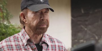 A murit Chuck Norris…
