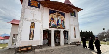 Vizite pastorale în Țara Lăpușului: PS Timotei Sătmăreanul, în mijlocul obștilor monahale de la Șatra, Rohia și Rohița