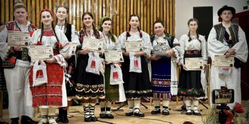 Două zile de tradiție la Festivalul „Cât îi Maramureșu” – 84 de concurenți au urcat pe scenă