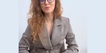 Psihologul de serviciu: Rezistența te epuizează, acceptarea te împuternicește.