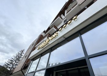 Experiență de top în Bușteni: Hotel Valedor și avantajele dispenserelor Botanika în băile de lux