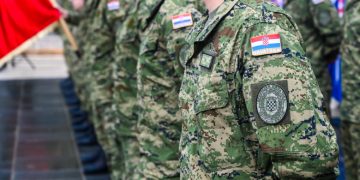 Croaţia reintroduce după 17 ani serviciul militar obligatoriu