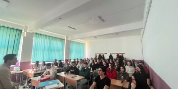 Mecanisme de apărare împotriva fake news -activitate de educație media pentru elevi
