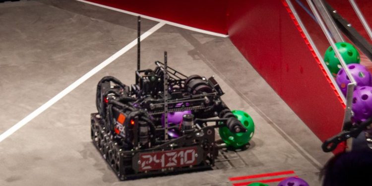 EXOROS: Din subsolul liceului la calificarea națională în robotică