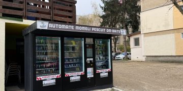 Inovație în Baia Mare: MOMELI DE PESCUIT DISPONIBILE NON-STOP, direct la automate