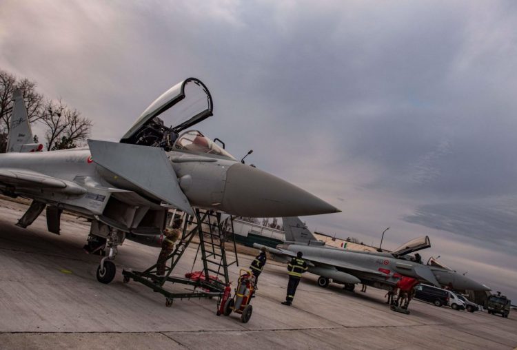 Statele Unite vor să trimită în România avioane de luptă și soldați