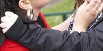 Fată de 13 ani bătută în Sighet, două suspecte au ajuns în arest