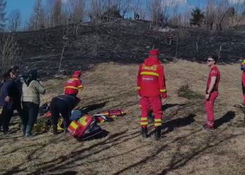 INTERVENȚIE DE URGENȚĂ ÎN BORȘA | Femeie găsită inconștientă după un incendiu de vegetație