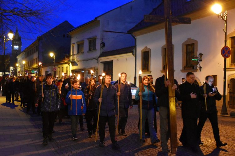 Restricții de circulație în Baia Mare pentru procesiunea organizată de Parohia romano-catolică Sfânta Treime