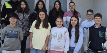 Elevii Școlii Gimnaziale din Săcel participă la concursul „Gânduri pentru polițiști”