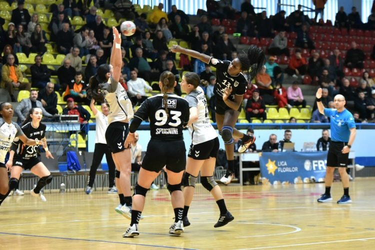 Minaur câștigă fără spectacol, dar rămâne în cursa pentru Europa