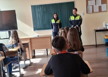 Elevii au aflat ce înseamnă cu adevărat să fii polițist, la o activitate educativă în Baia Sprie