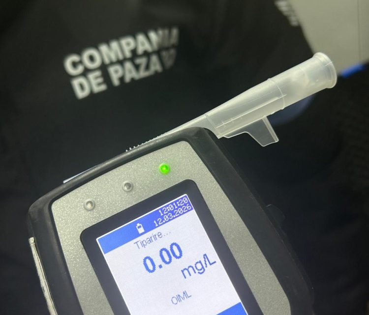 Agenți de securitate verificați de polițiști în mall-urile din Baia Mare