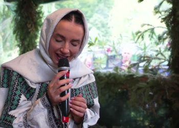 Paula Hriscu aduce emoția pricesnelor la Baia Mare, în turneul „Ce folos”