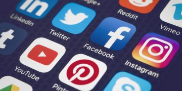 Încă o țară va interzice accesul minorilor sub 16 ani la rețelele sociale. INDONEZIA