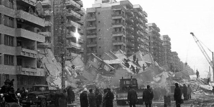 4 martie 1977, ora 21:22.