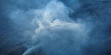 Incendii de vegetație în Maramureș: intervenții aeriene și sancțiuni dure